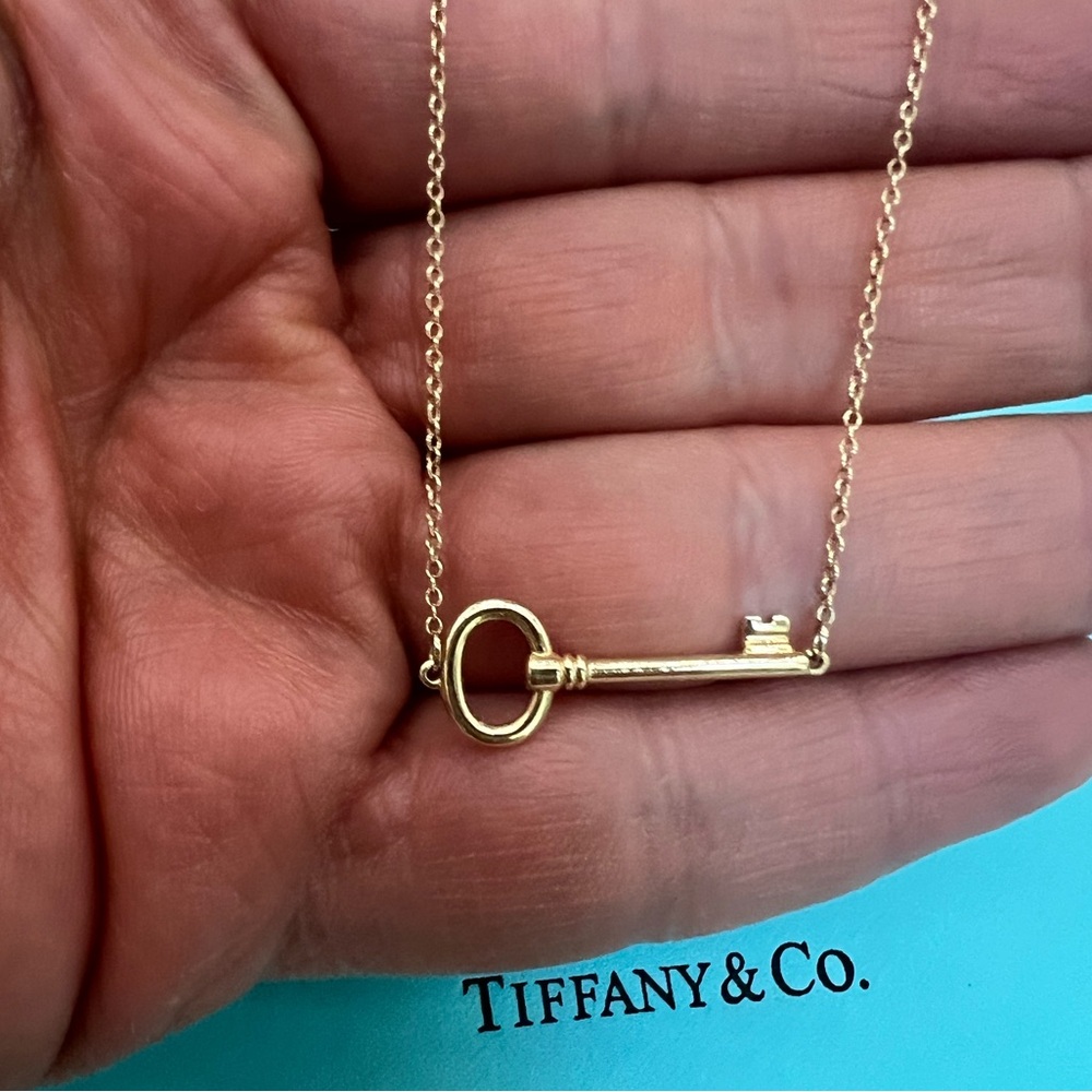 🔴Authentic VINTAGE TIFFANY & CO 18K GOLD Attached Key Pendent Chain Necklace 🔴
